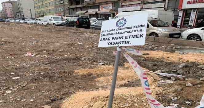 Otopark olarak kullanılmaya başlayan Kurtuluş Kapalı Pazar yerinde araç parkı yasaklandı