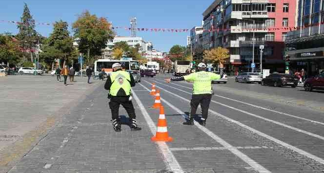 Uşak’ta 913 sürücüye para cezası kesildi
