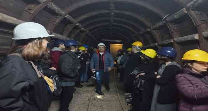 Öğrencilerinden madencilere destek