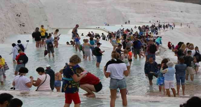 Pamukkale’de 2 milyon hedefine günler kaldı