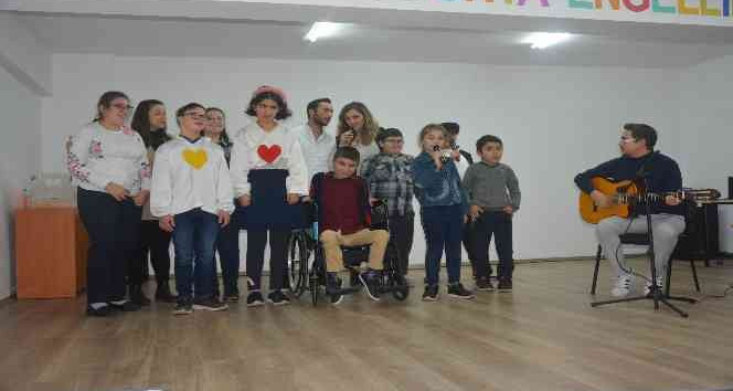 Özel öğrencilerin günleri kutlandı
