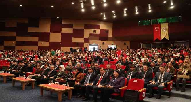 Edirne’de panelde kadınlar el emeği ürünlerini tanıttı