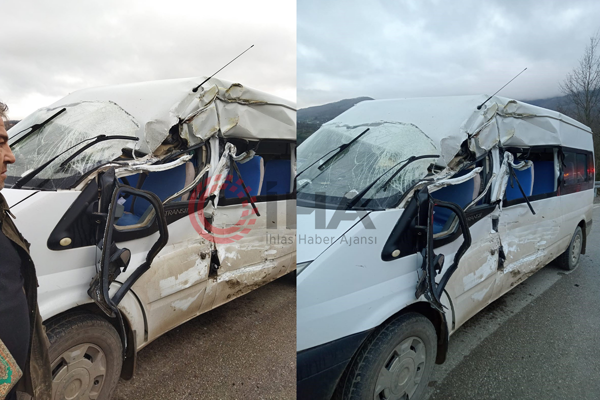 Yolcu minibüsü ile kamyon çarpıştı: 5 yaralı