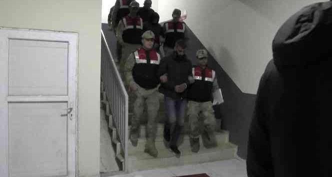 Varto’da köpeklere eziyet eden 3 kişiden 1’i tutuklandı