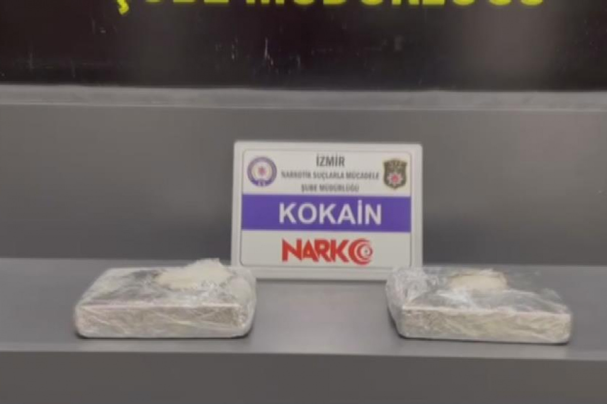 İzmir’e yolcu otobüsü ile 2 kilogram kokain getiren zehir taciri kadın yakayı ele verdi