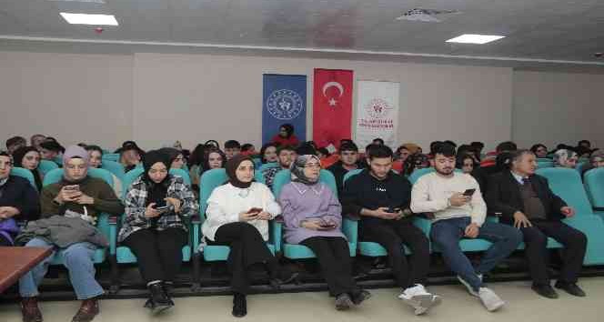 Müdür Öztürk: “Gençlerimizde bir bilinç oluşturmalıyız”