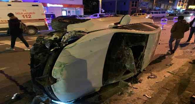 Yalova’da otomobiller çarpıştı: 4 yaralı