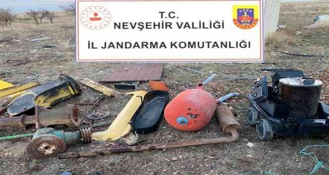 3 hırsız çaldıkları malzemelerle yakalandı