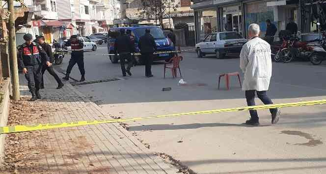 Sokak ortasında kavga kanlı bitti: 1 ölü