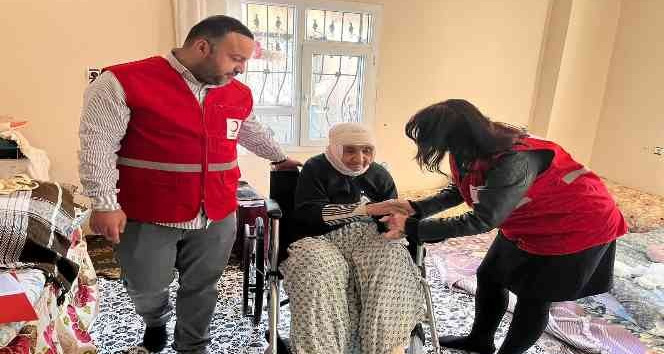 Kızılay’dan Silopi’de tekerlekli sandalye yardımı