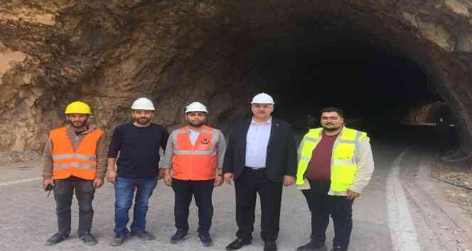 Kemaliye’de taş tünellerin içerisi çelik ağlarla kaplanıyor