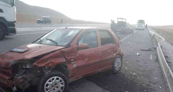 Karaman’da iki otomobil çarpıştı: 7 yaralı