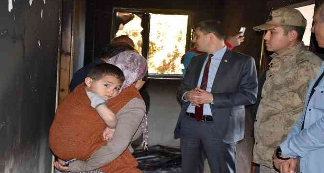 Çakmakla oynayan çocuğun çıkardığı yangın evi kullanılmaz hale getirdi