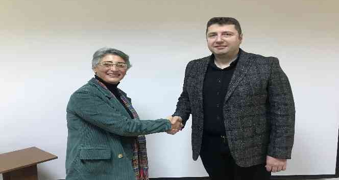 Gümüşhane Kent Konseyi Kadın Meclisi Başkanı kentin tek kadın mahalle muhtarı Arzu Ay oldu