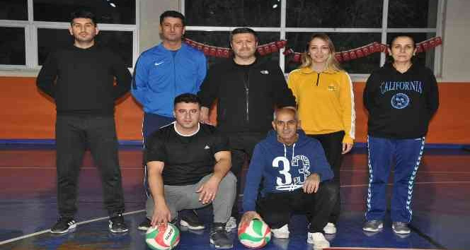 Kaymakam Ocak, voleybol turnuvasına oynadı