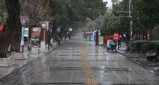 Kırklareli’nde sağanak yağış etkili oluyor