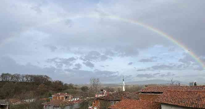 Çan’da gökkuşağı görenleri hayran bıraktı