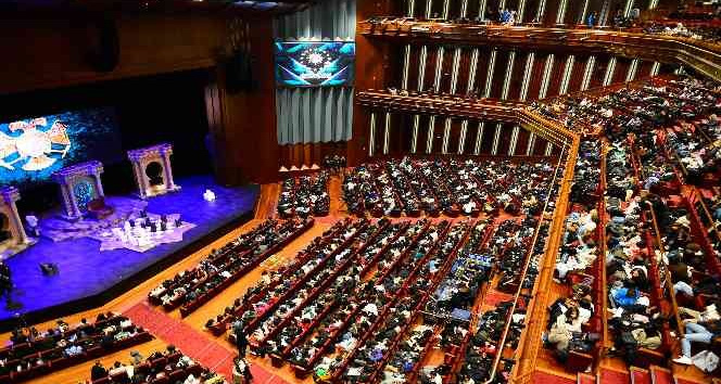 Konya Şehir Tiyatrosu Cumhurbaşkanlığı Külliyesi’nde Ankaralı gençlerle buluştu