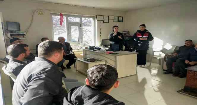 Jandarmadan erkeklere “Kadına El Kal-Ka-Maz” eğitimi