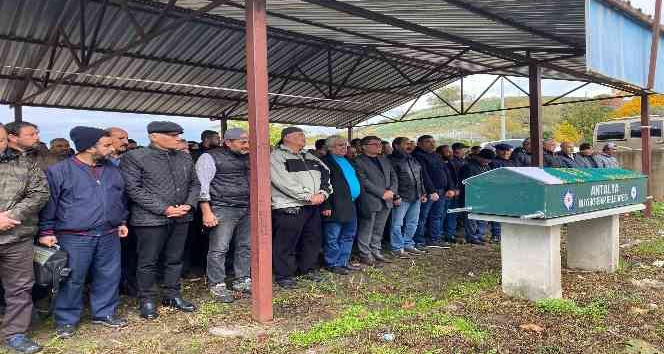 Selver hemşire gözyaşları eşliğinde toprağa verildi