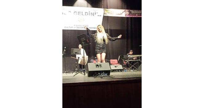 Müzik öğretmeni sokak hayvanları için koro kurup, konser verdi