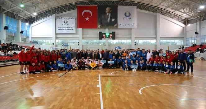 Ordu’da, üniversiteler arası voleybol müsabakaları başladı
