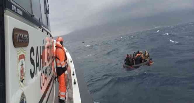 Ayvacık açıklarında 66 kaçak göçmen Sahil Güvenlik ekiplerince kurtarıldı