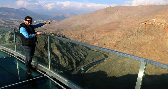 İç Anadolu’nun en yükseği, ziyaretçilerine bin yıllık Türk izlerini seyir imkanı sunuyor