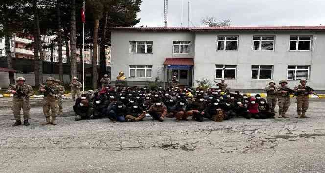 Bitlis’te 130 düzensiz göçmen yakalandı