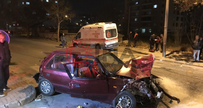 Ambulans ile otomobil çarpıştı: 1i bebek 7 yaralı