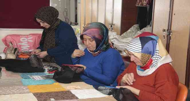 Kadınlar hem öğreniyor hem üretiyor