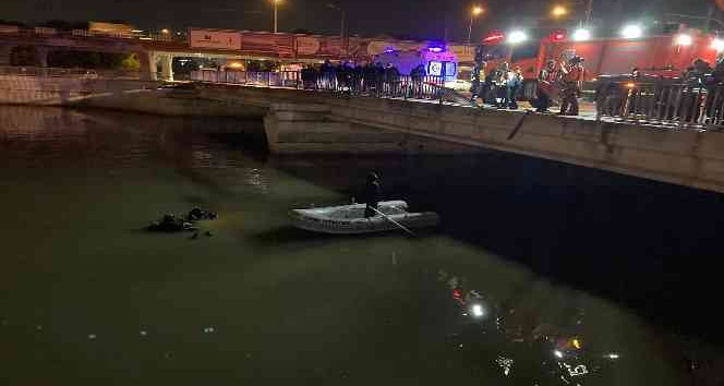 Kontrolden çıkan otomobil çaya uçtu: 1 ölü, 3 yaralı