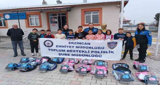 TDP ekipleri minik öğrencilere paten takımı hediye etti