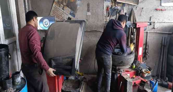 Bulanık’taki oto lastikçilerde yoğunluk