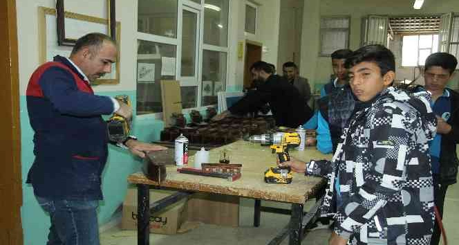 Şırnaklı öğrencilerden 9 ayda 7.5 milyon liralık ciro