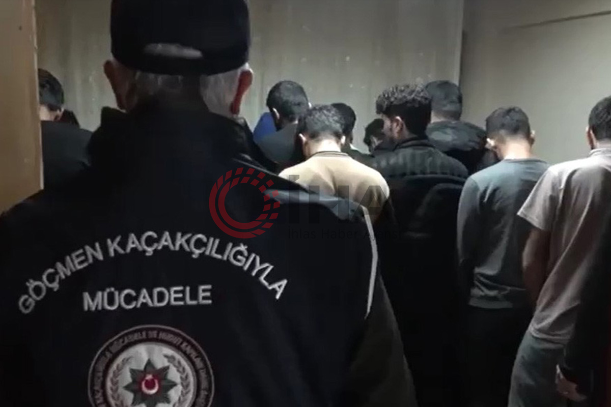 7 adrese eş zamanlı göçmen kaçakçılığı operasyonu: 91 düzensiz göçmen yakalandı