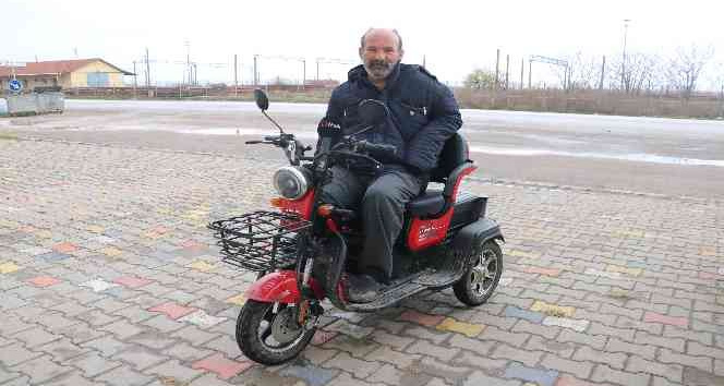 Hırsızlar engelli vatandaşın akülü arabasını çaldı