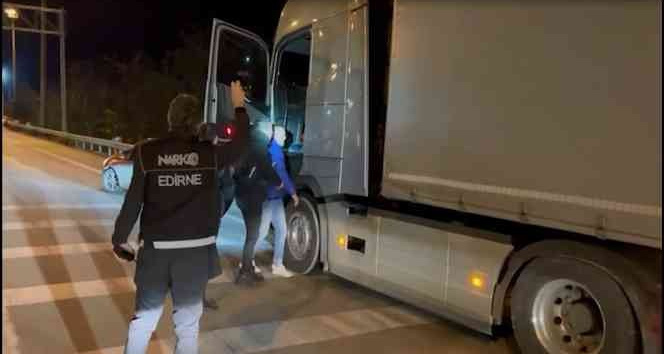 Kapıkule’den yurda giriş yapan tırda 39 kilo 298 gram skunk ele geçirildi