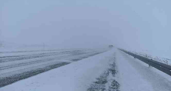 Ardahan’da ulaşıma tipi ve sis engeli