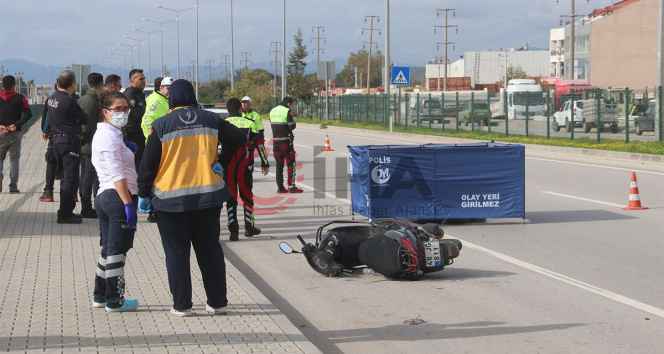 Fethiyede kamyon ile motosiklet çarpıştı: 1 ölü, 1 yaralı