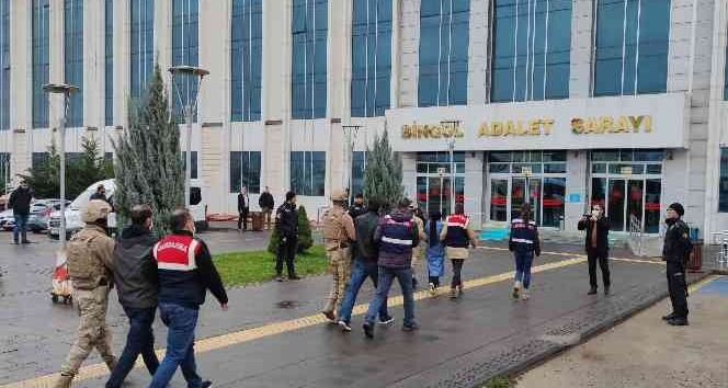 Bingöl merkezli 2 ilde PKK/KCK operasyonu: 7 kişi tutuklandı