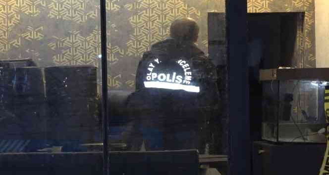 Husumetlisinin iş yerini basıp tabancayla öldürüldü