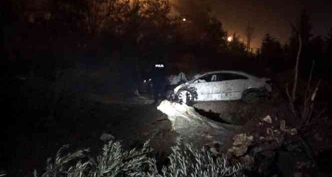 Kilis’te otomobil zeytin bahçesine uçtu: 2 ağır yaralı