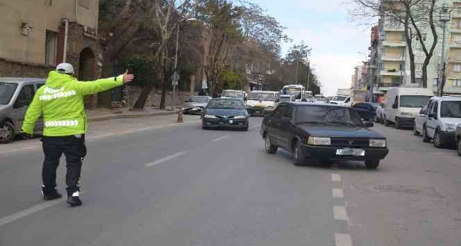Uşak’ta 976 sürücüye para cezası kesildi