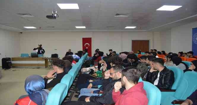 Tatvan’da “Bağımlılıkla Mücadele Semineri” verildi