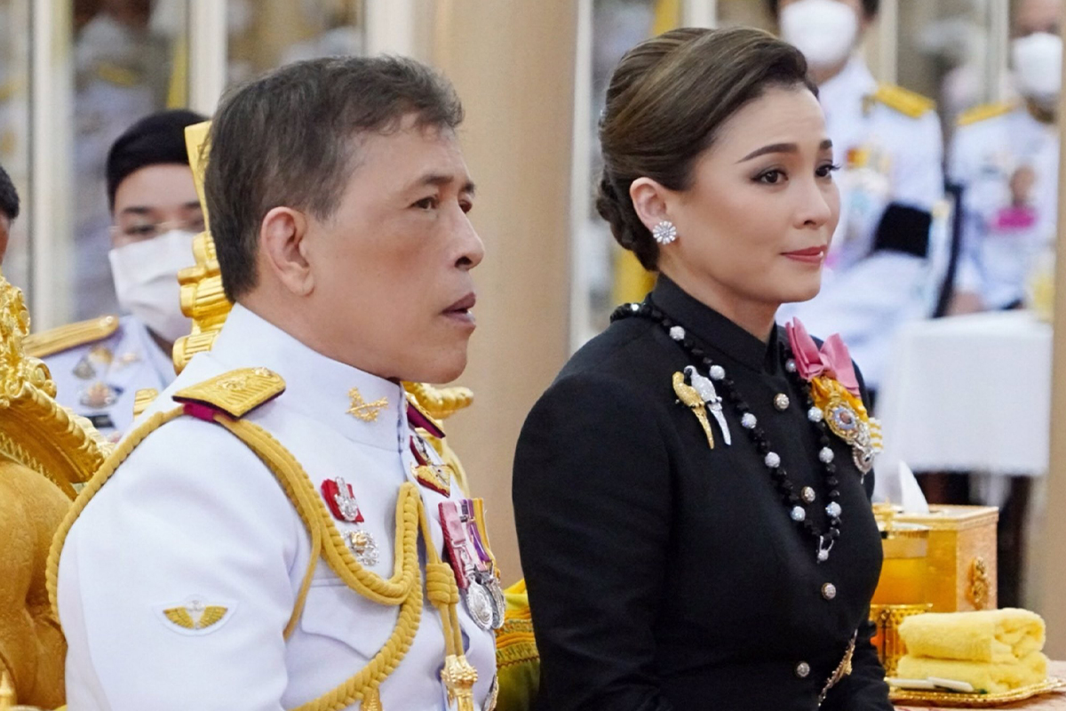 Tayland Kralı Vajiralongkorn ve eşi Covid-19&#039;a yakalandı