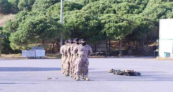 Araziye inen özel harekat polislerinden nefes kesen tatbikat