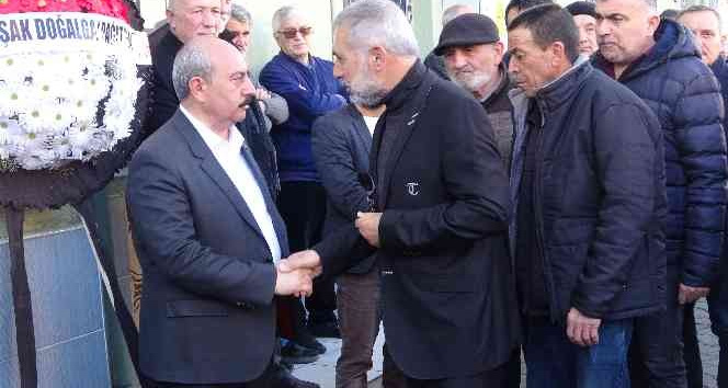 Banaz Belediye Başkanı Zafer Arpacı’nın annesi toprağa verildi