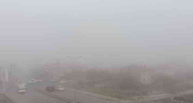 Sis görüş mesafesini düşürdü kazalar ardı ardına geldi