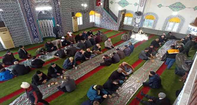 Osmaniye’de sabah namazı buluşması